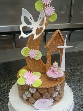Croquembouche baptême (4 choux par pers) n° 10