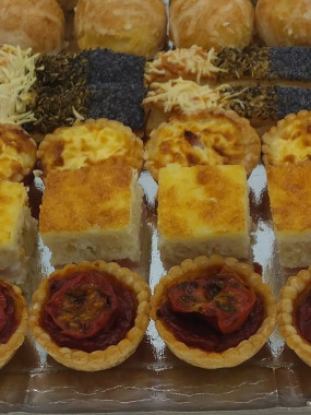 Petits fours salés (plateau de 24 piéces )