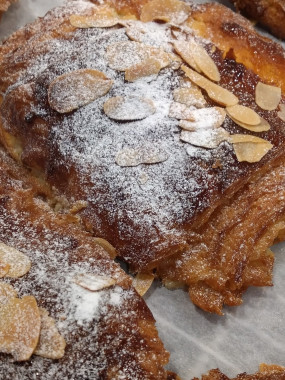 Pain chocolat amande